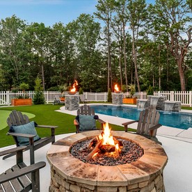 Secluded and Luxurious Lodge with Outdoor Pool on Private Property, Perfect for Large Groups in Eureka Springs, Arkansas - Eureka Springs, Arkansas - glamping.directory