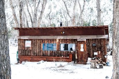Cozy Cabin for Groups near Hot Springs in Nathrop, Colorado - glamping.directory
