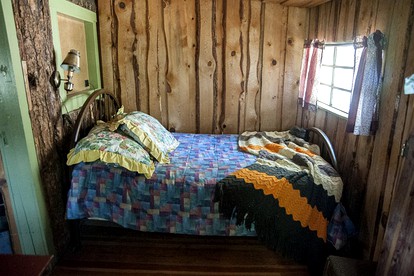 Cozy Cabin for Groups near Hot Springs in Nathrop, Colorado - Buena Vista, Colorado - glamping.directory