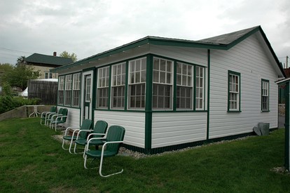 Spacious Cottage Rental Ideal for Group Getaway near Lake Winnipesaukee - glamping.directory