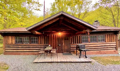 Romantic Cabin Beside a Peaceful Brook in the White Mountains of New Hampshire - Lisbon, New Hampshire - glamping.directory