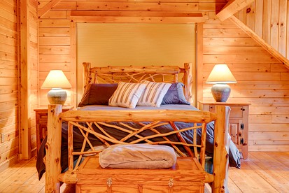 Fascinating Cabin with Game Room and Hot-tub in Spruce Lake, Vermont - Wilmington, Vermont - glamping.directory