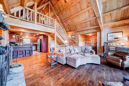 Fascinating Cabin with Game Room and Hot-tub in Spruce Lake, Vermont - Wilmington, Vermont - glamping.directory