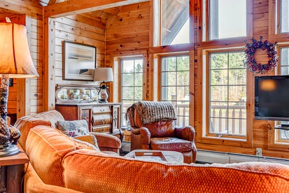 Fascinating Cabin with Game Room and Hot-tub in Spruce Lake, Vermont - Wilmington, Vermont - glamping.directory