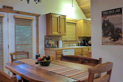 Rustic Luxury Cabin Getaway in a Gated Community in Branson West, Missouri - Branson West, Missouri - glamping.directory