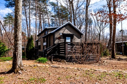 Quiet Nature Retreat Perfect for Unwinding & Outdoor Moments in Monteagle, Tennessee - glamping.directory