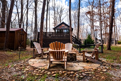 Quiet Nature Retreat Perfect for Unwinding & Outdoor Moments in Monteagle, Tennessee - Monteagle, Tennessee - glamping.directory