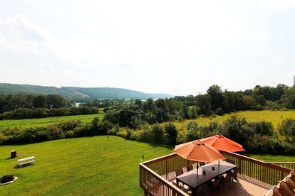 Extraordinary Cabin Rental Ideal for Large Groups in the Southern Poconos, Pennsylvania - Lehighton, Pennsylvania - glamping.directory