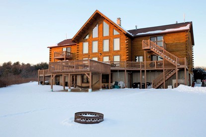 Extraordinary Cabin Rental Ideal for Large Groups in the Southern Poconos, Pennsylvania - Lehighton, Pennsylvania - glamping.directory