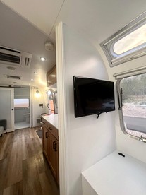 Gorgeous Airstream near East Zion National Park, Perfect for a Unique Glamping Experience - Orderville, Utah - glamping.directory