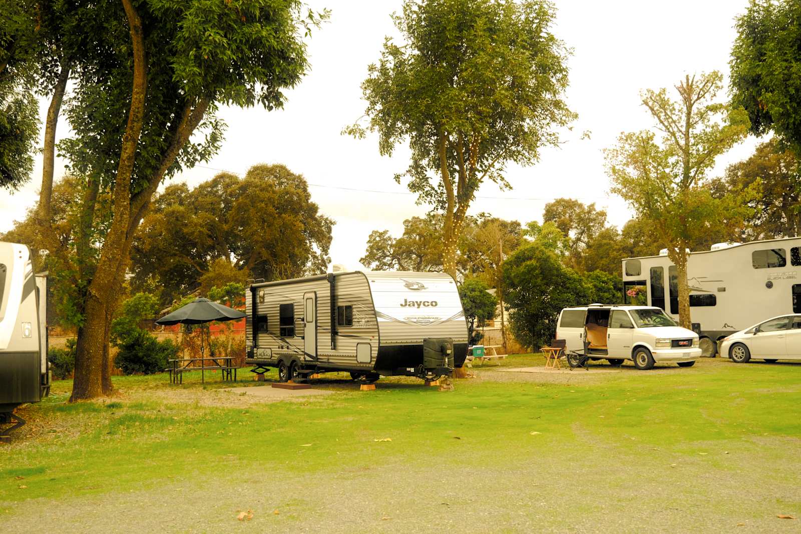 Feather River Campground & Lodging - Oroville, California - glamping.directory