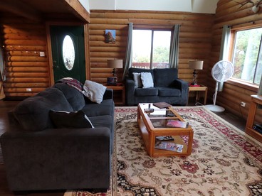 Remodeled, Pet Friendly Log Cabin near the Grand Canyon, Perfect for a Luxurious Glamping Getaway - Williams, Arizona - glamping.directory