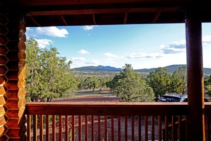 Remodeled, Pet Friendly Log Cabin near the Grand Canyon, Perfect for a Luxurious Glamping Getaway - Williams, Arizona - glamping.directory