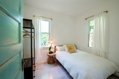 Cute Open-Plan Cottage for an Unforgettable Family Vacation in the Southern Catskill Mountains in Woodridge, New York - Woodridge, New York - glamping.directory