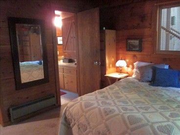 Cozy Cabin Nestled in the Heart of Sonoma County in Healdsburg, California - Healdsburg, California - glamping.directory