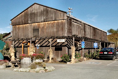 Cozy Cabin Nestled in the Heart of Sonoma County in Healdsburg, California - glamping.directory