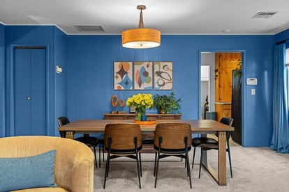 Design-Forward Mid-Century Home with Cozy Lounge Atmosphere in Clallam County, Washington - Clallam County, Washington - glamping.directory