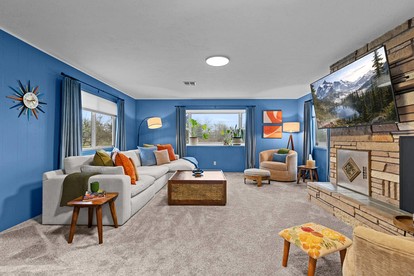 Design-Forward Mid-Century Home with Cozy Lounge Atmosphere in Clallam County, Washington - Clallam County, Washington - glamping.directory