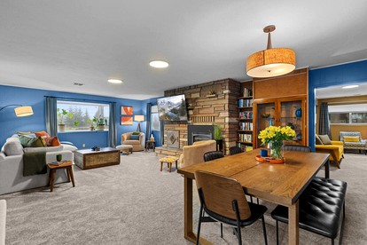 Design-Forward Mid-Century Home with Cozy Lounge Atmosphere in Clallam County, Washington - Clallam County, Washington - glamping.directory