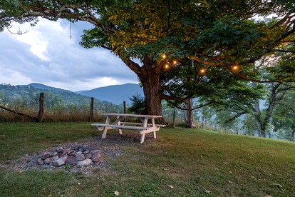 Peaceful Tiny House in the Mountains near Seneca Rocks, West Virginia - Seneca Rocks, West Virginia - glamping.directory