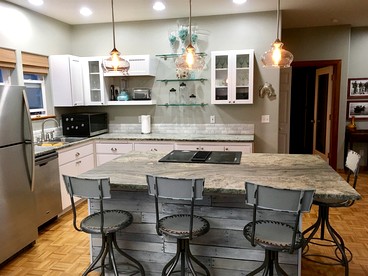 Incredible Beach House with Stunning Views in Newport, Oregon - Newport, Oregon - glamping.directory