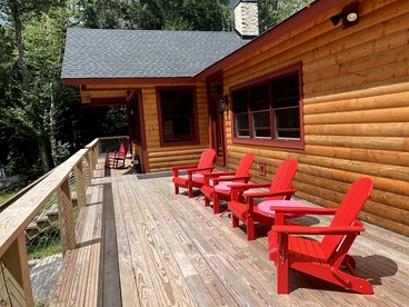 Secluded Waterfront Estate with Boathouse & Panoramic Views in Lake Placid, New York - Lake Placid, New York - glamping.directory