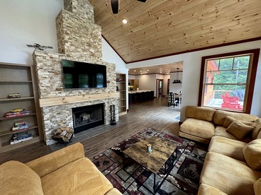 Secluded Waterfront Estate with Boathouse & Panoramic Views in Lake Placid, New York - Lake Placid, New York - glamping.directory