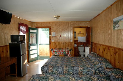 Unique Cottage Rental with Lovely Waterfront Views in New Hampshire - Weirs Beach, New Hampshire - glamping.directory
