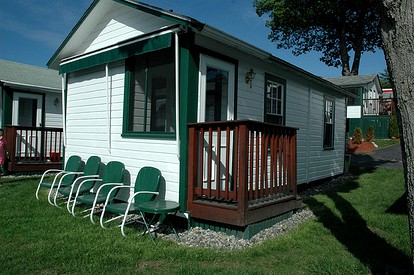 Unique Cottage Rental with Lovely Waterfront Views in New Hampshire - glamping.directory