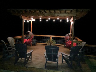 Luxury Waterfront Vacation Rental with a Boat Dock near Lake Texoma, Texas - Pottsboro, Texas - glamping.directory