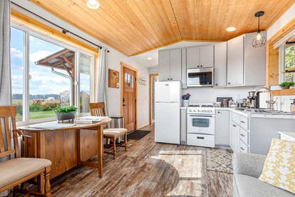 Tranquil Lynden Accommodation Ideal for Glamping near Bellingham, Washington - Lynden, Washington - glamping.directory