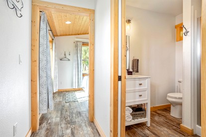 Tranquil Lynden Accommodation Ideal for Glamping near Bellingham, Washington - Lynden, Washington - glamping.directory