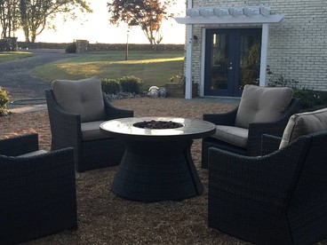 Pet-Friendly Vacation Rental with Stunning Outdoor Living Space near Upperville, Virginia - Marshall, Virginia - glamping.directory