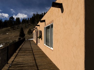 Spacious Retreat with Forest and River Views in Black Hawk, Colorado - Black Hawk, Colorado - glamping.directory