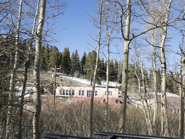 Spacious Retreat with Forest and River Views in Black Hawk, Colorado - glamping.directory