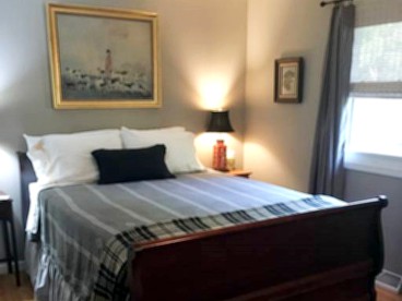 Charming Vacation Rental in a Mississippi Valley Bed and Breakfast in Elizabeth, Illinois - Elizabeth, Illinois - glamping.directory