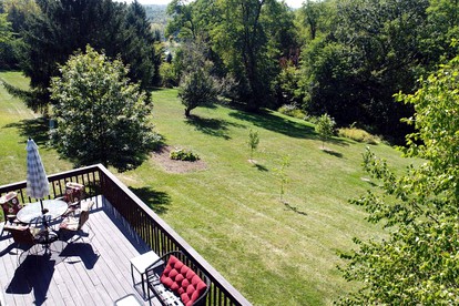 Charming Vacation Rental in a Mississippi Valley Bed and Breakfast in Elizabeth, Illinois - Elizabeth, Illinois - glamping.directory