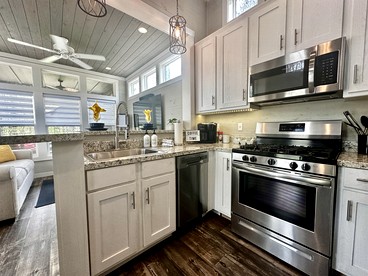 Serene Tiny Retreat with Amazing Hiking Trails in Tennessee - Tracy City, Tennessee - glamping.directory