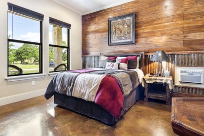 Idyllic Cottage Suite Sanctuary near Medina River in Texas - Bandera, Texas - glamping.directory