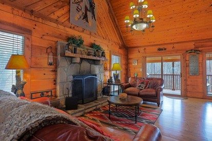 Mountain Top with BBQ and Jacuzzi in Gatlinburg, Tennessee - Gatlinburg, Tennessee - glamping.directory