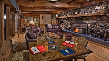 Luxury Cabin Rental with a Hot Tub and a Steam Room in Yampa Valley, Colorado - Steamboat, Colorado - glamping.directory