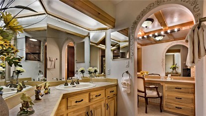 Luxury Cabin Rental with a Hot Tub and a Steam Room in Yampa Valley, Colorado - Steamboat, Colorado - glamping.directory