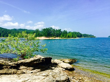Comfortable Vacation Rental with River Access near Greers Ferry Lake in Arkansas - Heber Springs, Arkansas - glamping.directory