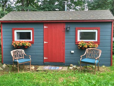 Cozy Cabin Getaway on Acres of Farmland near Green Mountain National Forest, Vermont - glamping.directory