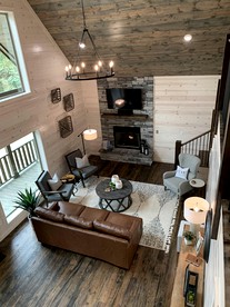 Luxury Log Cabin in Broken Bow, Ideal for Family Glamping Getaways - Broken Bow, Oklahoma - glamping.directory