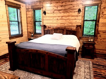 Luxury Log Cabin in Broken Bow, Ideal for Family Glamping Getaways - Broken Bow, Oklahoma - glamping.directory