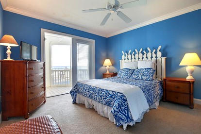 Family-Friendly Cottage with a Pool in Holden Beach, North Carolina - Holden Beach, North Carolina - glamping.directory
