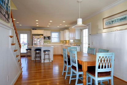 Family-Friendly Cottage with a Pool in Holden Beach, North Carolina - Holden Beach, North Carolina - glamping.directory