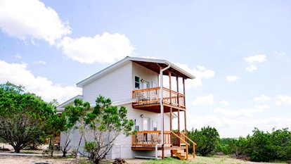 Secluded Cabin Rental for a Weekend Getaway near Austin - Austin, Texas - glamping.directory