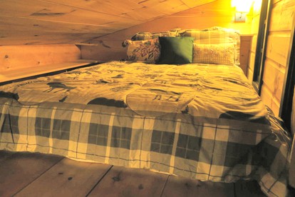 Modern Tiny House with Ski Access in Bennington, New Hamsphire - Bennington, New Hampshire - glamping.directory
